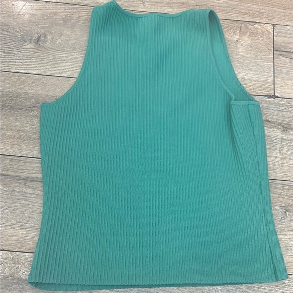 Green Ribbed Sleeveless Tank Top - Picture 4 of 4